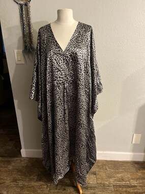 Dennis Basso Black and Grey Leopard Print Satin Kaftan Maxi Dress Plus Size 3X